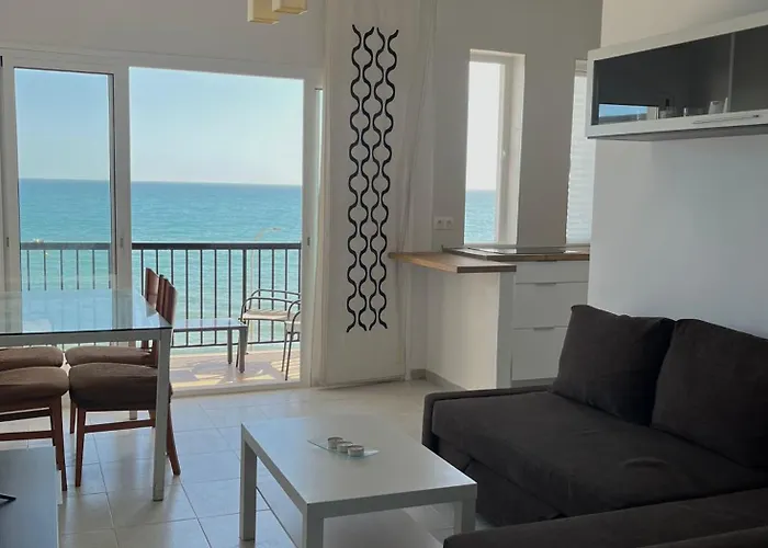 Sea View Apartment / A Primera Linea De Playa